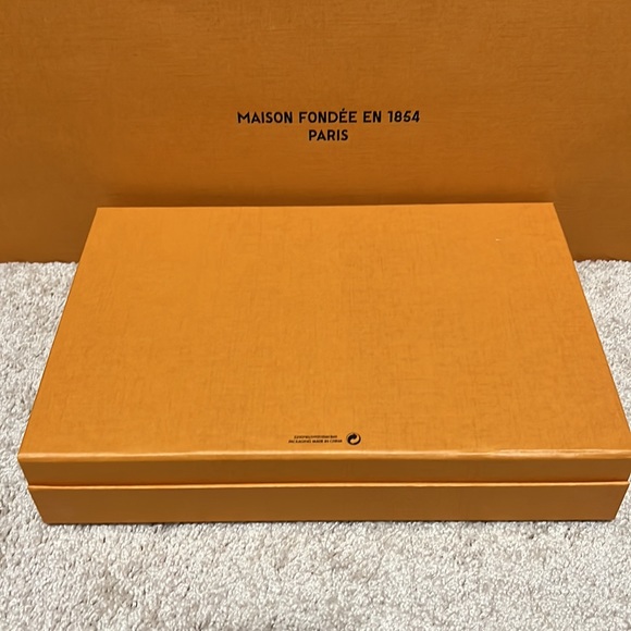 Louis Vuitton Box - Picture 3 of 3